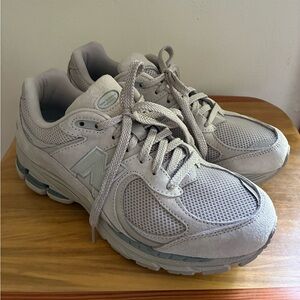 New Balance 2002R - Grey - NEW W/O TAGS